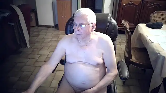 Snapshot of Alain633 chatting on 01-09-26, 03:48 Alain633 online show from 01-09-26, 03:48