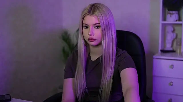 Snapshot of AshleyNikoo chatting on 09-30-25, 09:58 AshleyNikoo online show from 09-30-25, 09:58