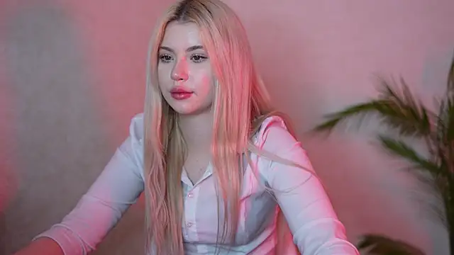 Snapshot of AshleyNikoo chatting on 10-18-25, 04:19 AshleyNikoo online show from 10-18-25, 04:19