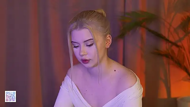 Snapshot of AshleyNikoo chatting on 11-24-25, 04:51 AshleyNikoo online show from 11-24-25, 04:51