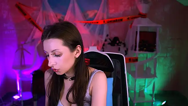 AliceLice  online show from 10-31-25, 12:39