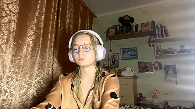 xX Looola Xx online show from 10-02-25, 07:21
