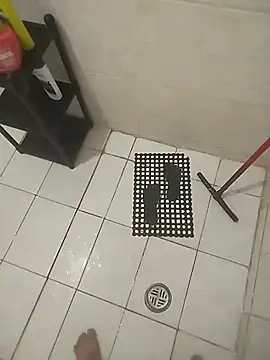 Wess1987 online show from 11-07-25, 05:18