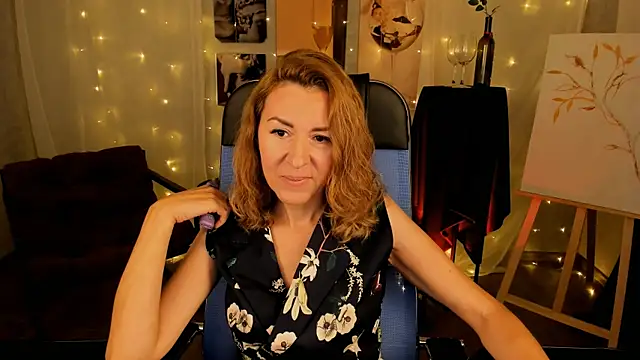 Snapshot of DonnaSmitth chatting on 10-12-25, 10:03 DonnaSmitth online show from 10-12-25, 10:03