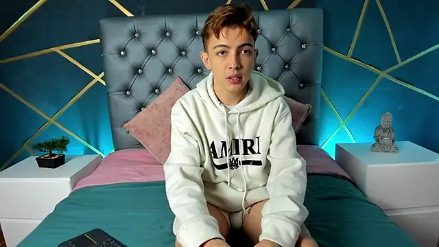 Lian Miller1  online show from 10-20-25, 12:27