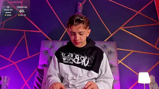 Lian Miller1  online show from 03-21-26, 12:43