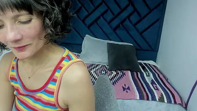 Valery More   online show from 10-27-25, 07:07