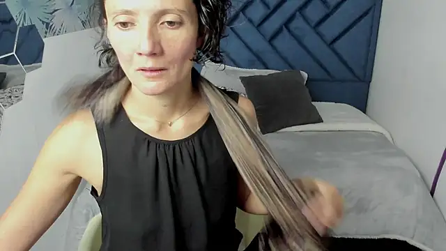 Valery More   online show from 11-10-25, 12:04