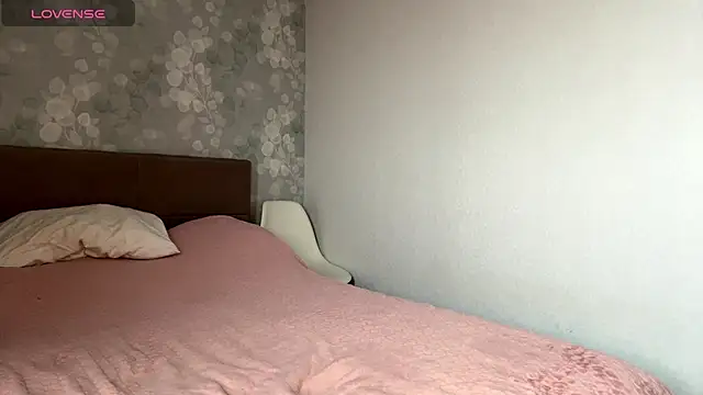 Snapshot of MIA_SHADE chatting on 02-26-26, 08:24 MIA SHADE online show from 02-26-26, 08:24