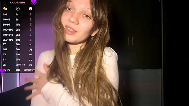 Snapshot of EmiIyKitty chatting on 02-14-26, 03:31 EmiIyKitty online show from 02-14-26, 03:31