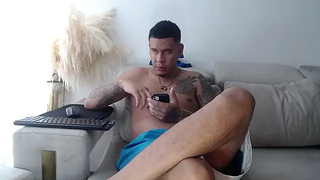 Adrew fox online show from 11-28-25, 04:20