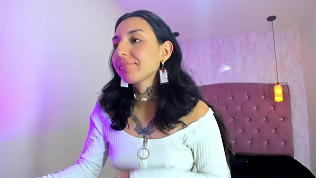 Iris  77 online show from 10-24-25, 05:31