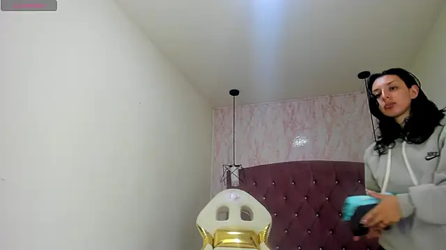 Iris  77 online show from 10-27-25, 06:34