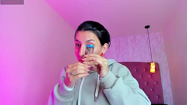 Iris  77 online show from 11-18-25, 11:36