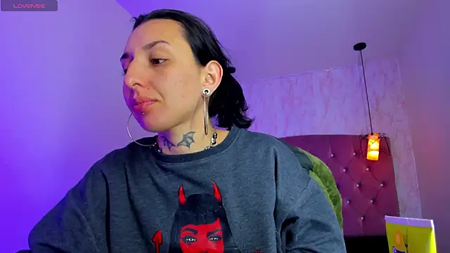 Iris  77 online show from 11-21-25, 11:31