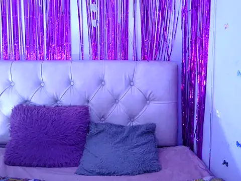 Snapshot of Cherrythx chatting on 11-03-25, 01:34 Cherrythx online show from 11-03-25, 01:34