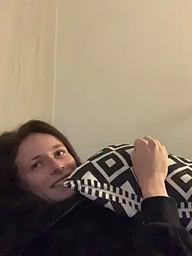 GoldenPussy1329 online show from 11-18-25, 09:08