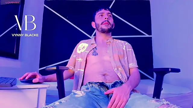 VynnyBlacke  online show from 02-10-26, 04:05