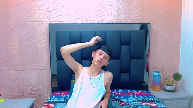 thaigo twink38 online show from 10-21-25, 05:19