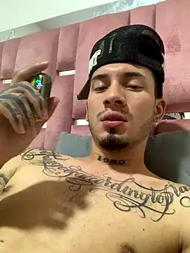 Snapshot of Golden_prince_ chatting on 09-28-25, 02:28 Golden prince online show from 09-28-25, 02:28