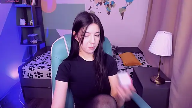 Snapshot of Azaliya_Haze chatting on 02-06-26, 05:56 Azaliya Haze online show from 02-06-26, 05:56