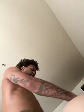 Snapshot of thefreakscomeoutatnight chatting on 10-22-25, 09:36 thefreakscomeoutatnight online show from 10-22-25, 09:36