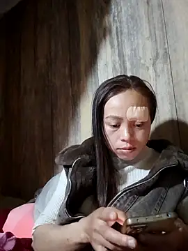 Tuyet xx online show from 12-18-25, 02:28