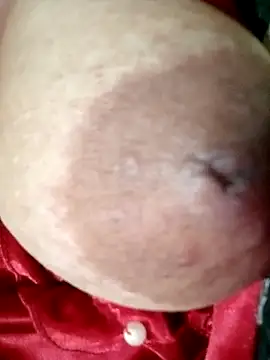 Hotmommax online show from 10-29-25, 05:47