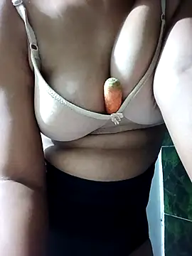 Snapshot of sweetysmita chatting on 10-26-25, 08:37 sweetysmita online show from 10-26-25, 08:37