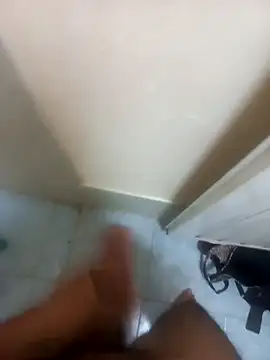 Snapshot of polla6459 chatting on 10-29-25, 08:05 polla6459 online show from 10-29-25, 08:05