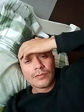 Snapshot of Ricuss9 chatting on 10-11-25, 10:30 Ricuss9 online show from 10-11-25, 10:30