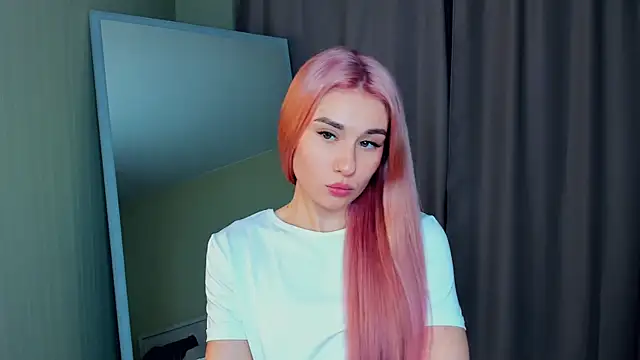 MinaRuzzo online show from 12-05-25, 05:49