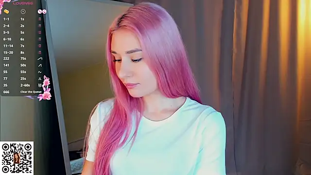 MinaRuzzo online show from 12-18-25, 05:13