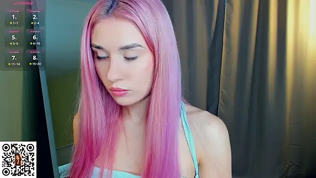 MinaRuzzo online show from 12-21-25, 05:14