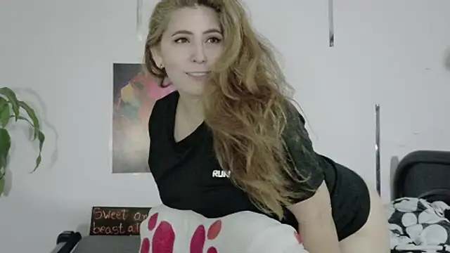 Aisha-Smith69 online show from 11-06-25, 12:55