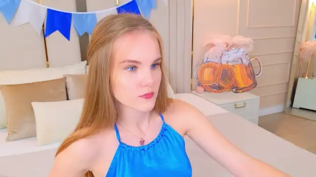 Snapshot of Lili_Lohan chatting on 10-05-25, 05:11 Lili Lohan online show from 10-05-25, 05:11