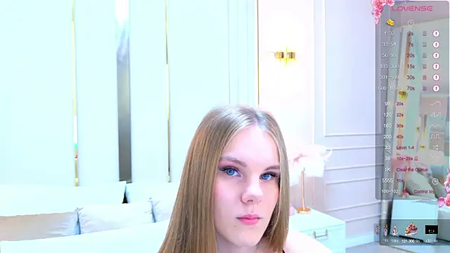 Snapshot of Lili_Lohan chatting on 10-12-25, 05:01 Lili Lohan online show from 10-12-25, 05:01