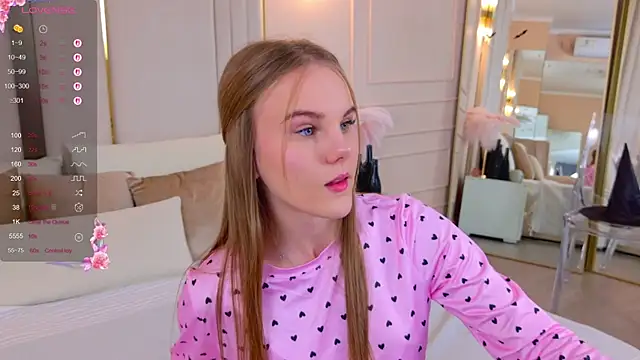 Snapshot of Lili_Lohan chatting on 11-04-25, 05:23 Lili Lohan online show from 11-04-25, 05:23