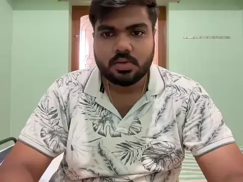 Snapshot of Romeo_Sam2 chatting on 10-14-25, 05:08 Romeo Sam2 online show from 10-14-25, 05:08