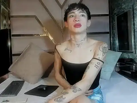 Mila Leon online show from 10-06-25, 04:10