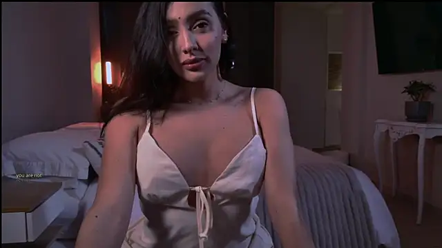 Snapshot of Milana_De chatting on 10-27-25, 10:36 Milana De online show from 10-27-25, 10:36