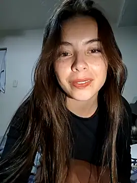 Snapshot of EmmaValencia_ chatting on 11-05-25, 04:34 EmmaValencia online show from 11-05-25, 04:34