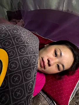 Snapshot of Suna-ny chatting on 11-18-25, 11:48 Suna-ny online show from 11-18-25, 11:48