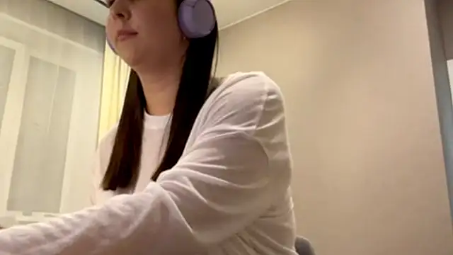 Snapshot of RoseRossi chatting on 10-01-25, 11:05 RoseRossi online show from 10-01-25, 11:05