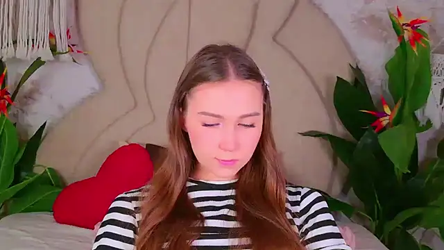 OliviaLay online show from 11-10-25, 11:09