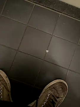 heet1998 online show from 10-19-25, 03:01