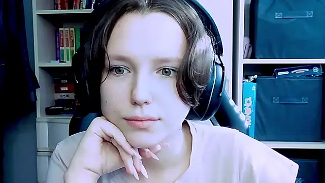 Diana-back online show from 10-08-25, 06:22