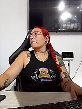 Snapshot of rojita-rojita chatting on 10-14-25, 10:54 rojita-rojita online show from 10-14-25, 10:54