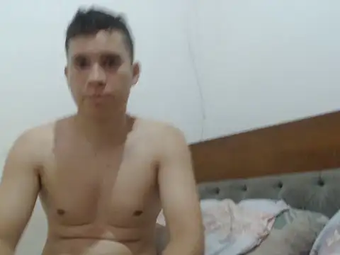 Snapshot of Alexhot2026 chatting on 09-29-25, 01:27 Alexhot2026 online show from 09-29-25, 01:27