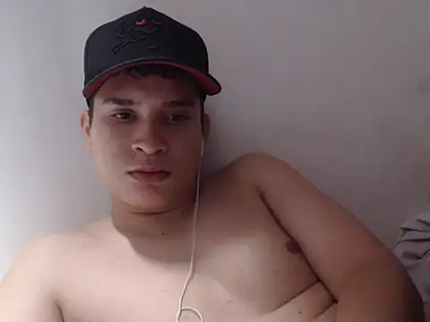 Snapshot of Alexhot2026 chatting on 10-28-25, 06:32 Alexhot2026 online show from 10-28-25, 06:32